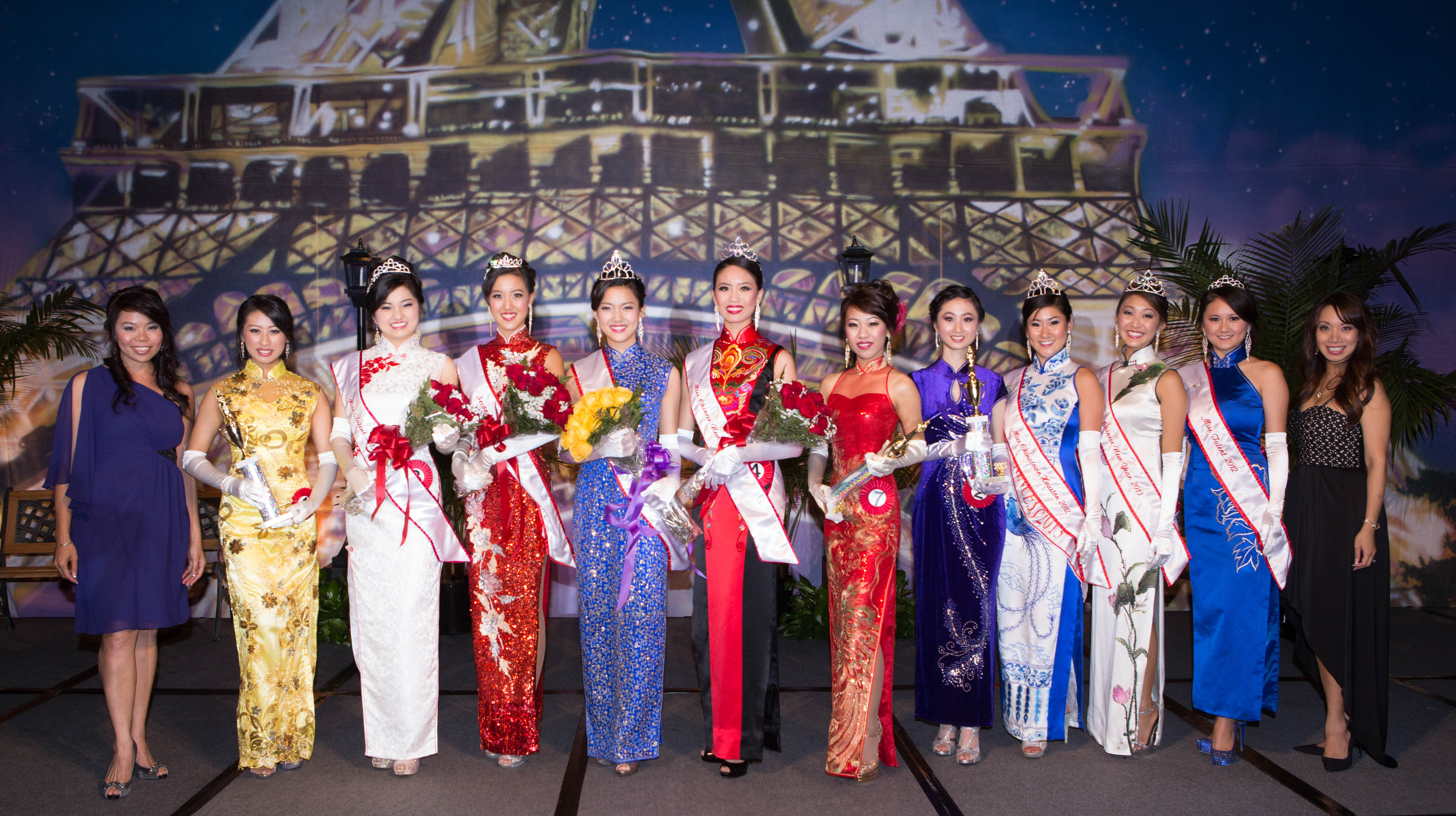 Miss Chinatown Houston 2013 with Kitty So, her court, presenters, Tammy Su. Photo by Alvin Gee Photography